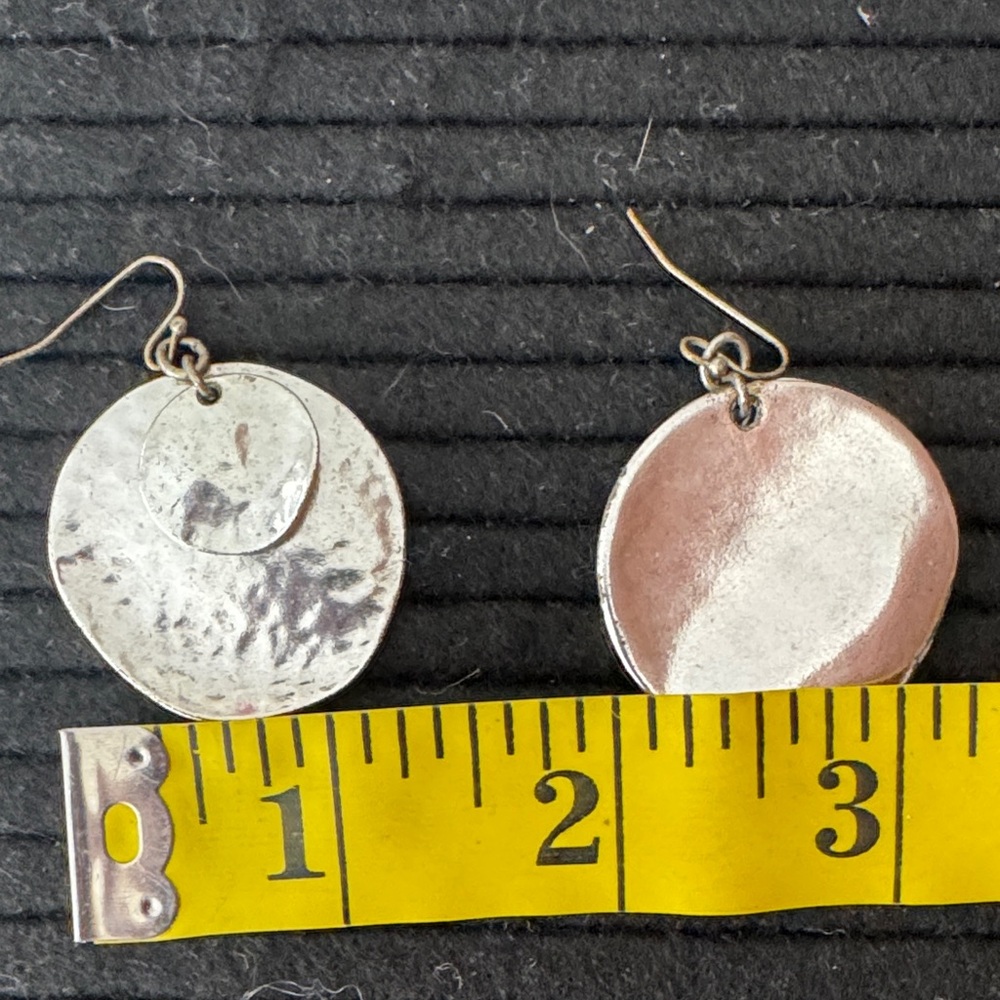 Hammered Silver Tone Disc Dangle Earrings - Picture 4 of 7